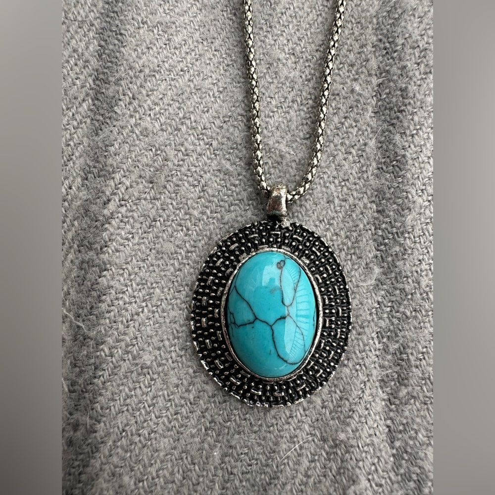 🔥 Turquoise Colored Necklace Costume Jewelry
